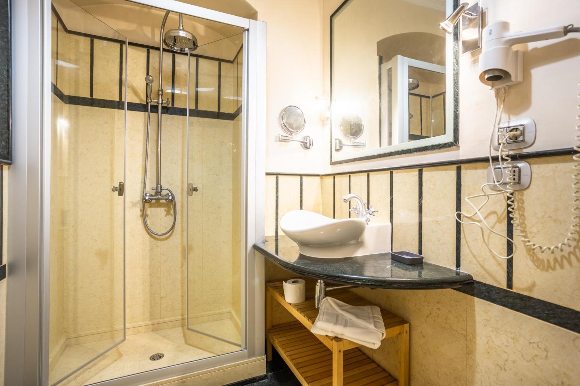 רומא Luxury Inn Opera מראה חיצוני תמונה