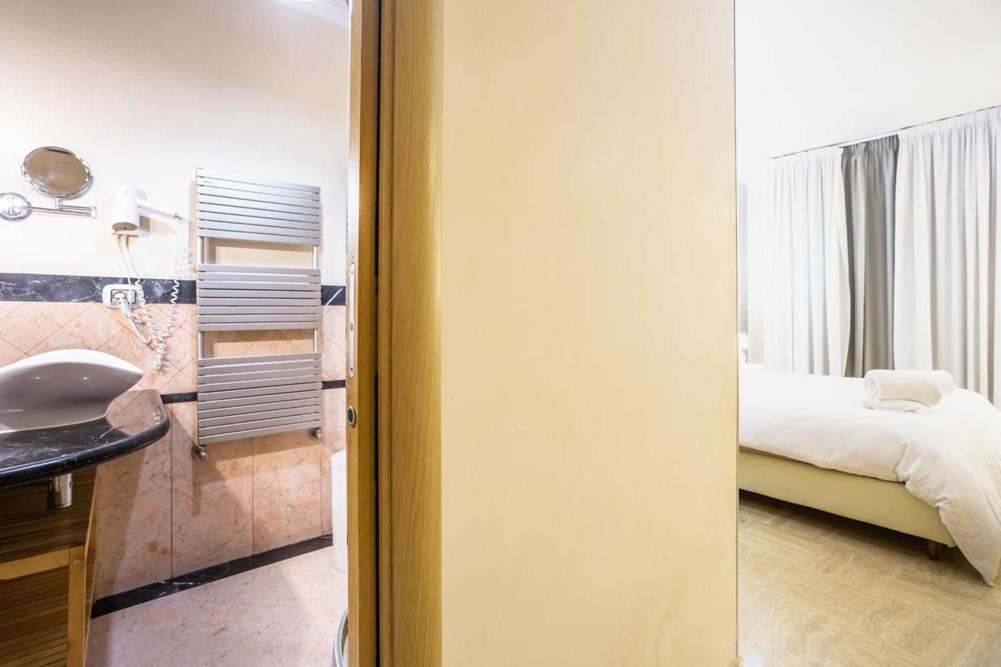 רומא Luxury Inn Opera מראה חיצוני תמונה
